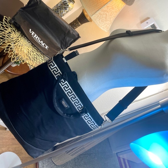 Versace - Picture 15 of 15